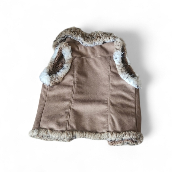 Scully Tan and Cream Faux Fur Vest - Picture 3 of 4